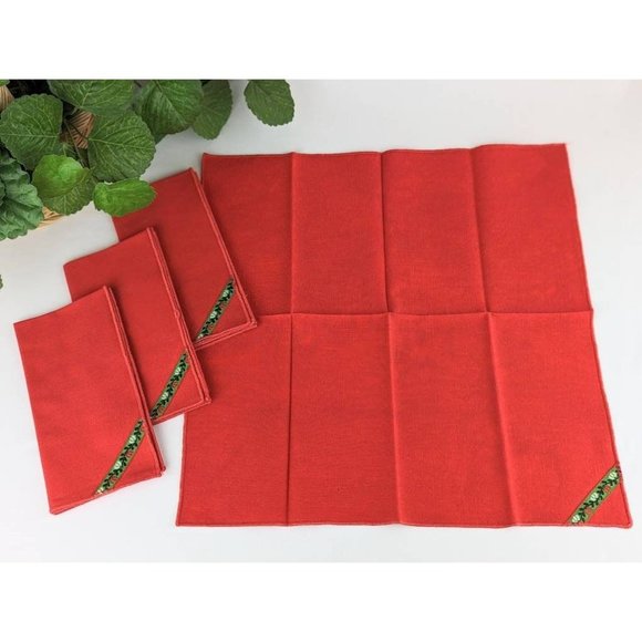 Set of 4 Red and Green Linen Cloth Table Napkins Vintage Christmas Table Decor - Picture 4 of 7